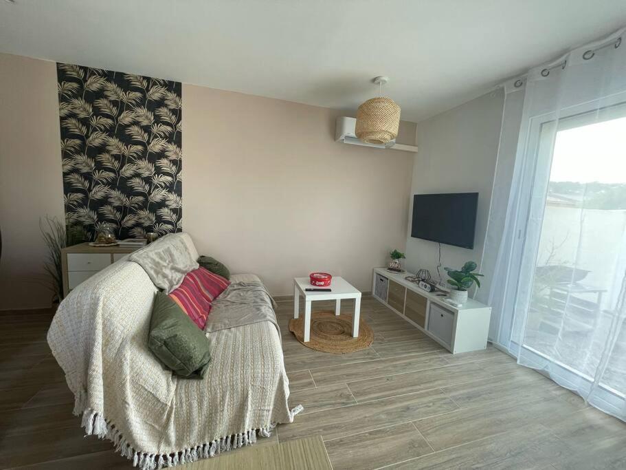 Appartement 53 M² - Pignans Au Coeur Du Var Ngoại thất bức ảnh